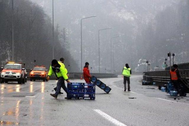 Tem'de Tır Kaydı İstanbul Yönü Yarım Saat Ulaşıma Kapandı