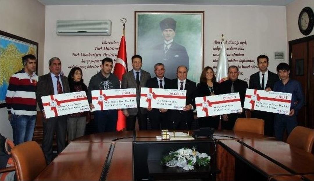 Spor Kul&uuml;plerine Nakdi Yardım