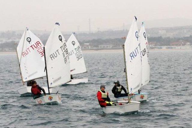 Çeşme'de Yelken Şov Başladı