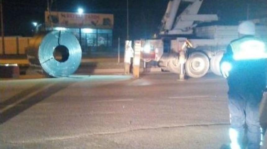 Sa&ccedil; Ruloa Yola Fırladı