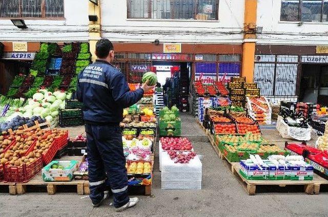 Başkent’te Yazın En Çok Karpuz, Yıl Boyu Da Domates Tüketiliyor