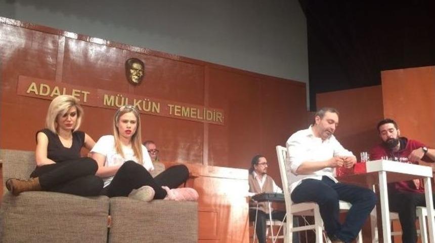 Saruhanlı&rsquo;da Kahkaha Dolu Bir Gece