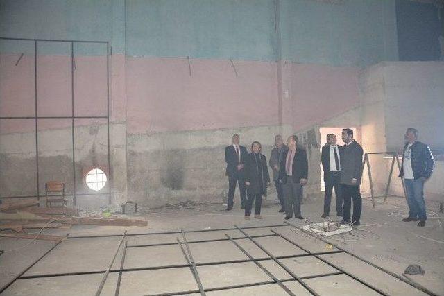 Umurlu Konferans Salonu Yenileniyor 2