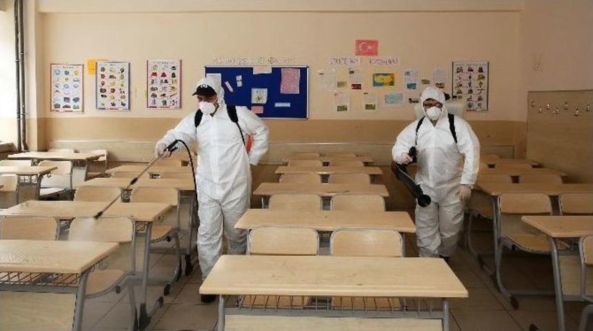 Sultangazi&rsquo;de Okullarda Dezenfeksiyon &Ccedil;alışması