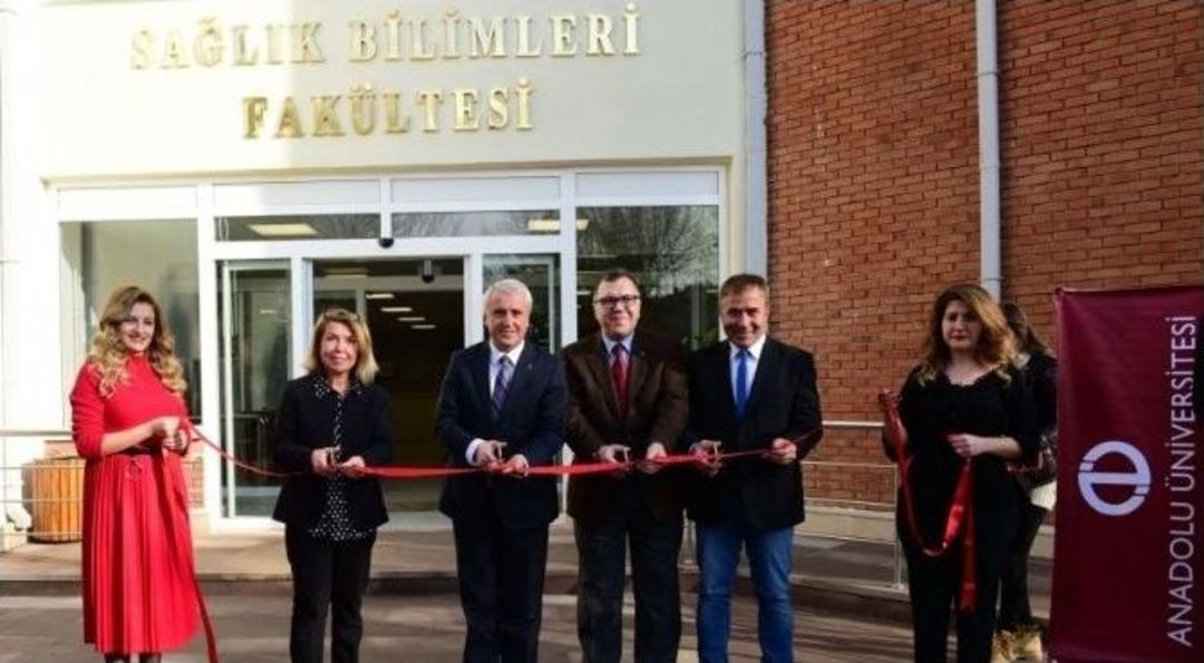 Sağlık Bilimleri Fak&uuml;ltesi Yeni Binasına Kavuştu