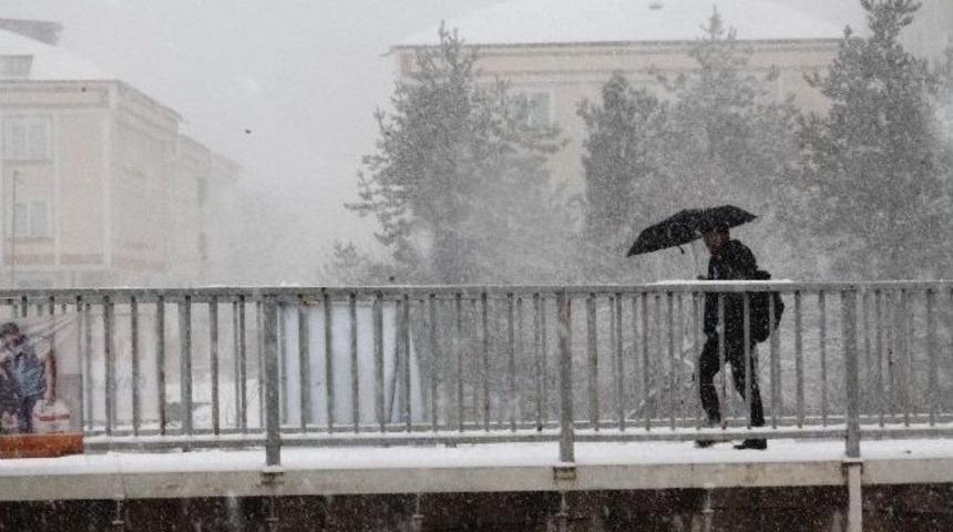 Bayburt&rsquo;ta Kar Yağışı