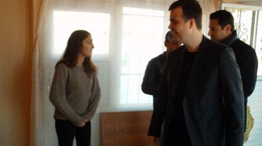 Vanlı Şehidin Ailesine Ev