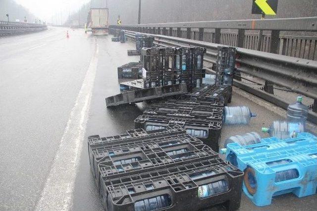 Kaza Bolu Dağı Tüneli’ni Ulaşıma Kapattı