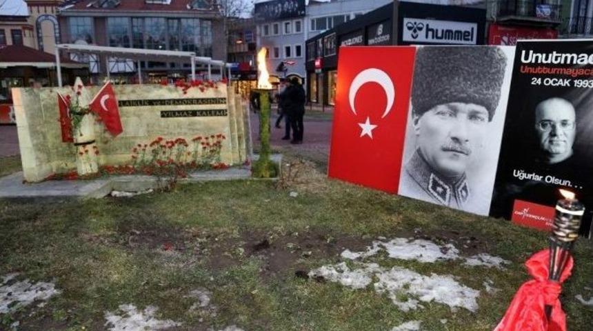 Chp Edirne Merkez İl&ccedil;e Gen&ccedil;lik Kolları &lsquo;mumcu&rsquo;yu Andı