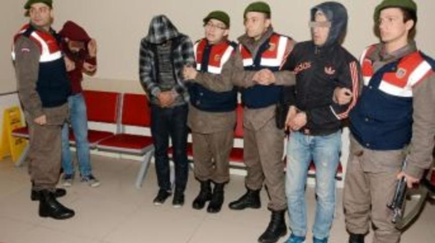 Çamaşır Suyu İçinde Esrar Sevkıyatı Yapan Şüpheliler Adliyede