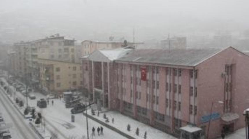 Hakkari&rsquo;de Kar Yağışı Başladı