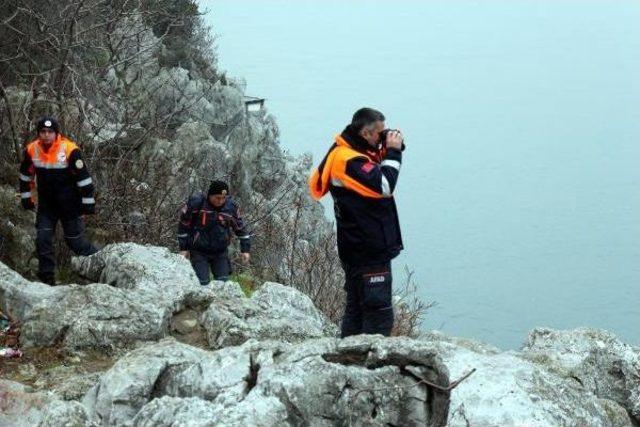 Zonguldak'ta Denize Atlayan Kadını Aramalar Sürüyor