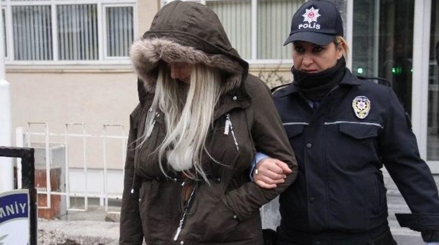 Gen&ccedil; Kız Eski Sevgilisini Bı&ccedil;akla Ağır Yaraladı