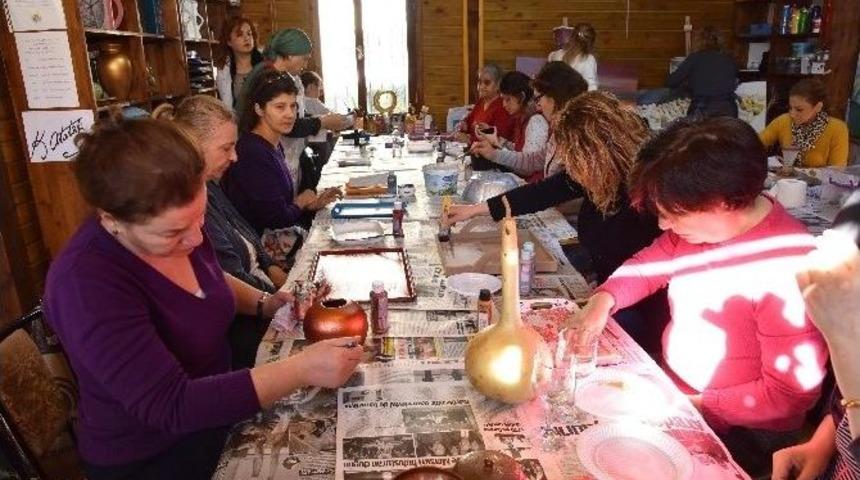 Belediyeden Kadınlara Ve Gençlere Yeni Ufuklar