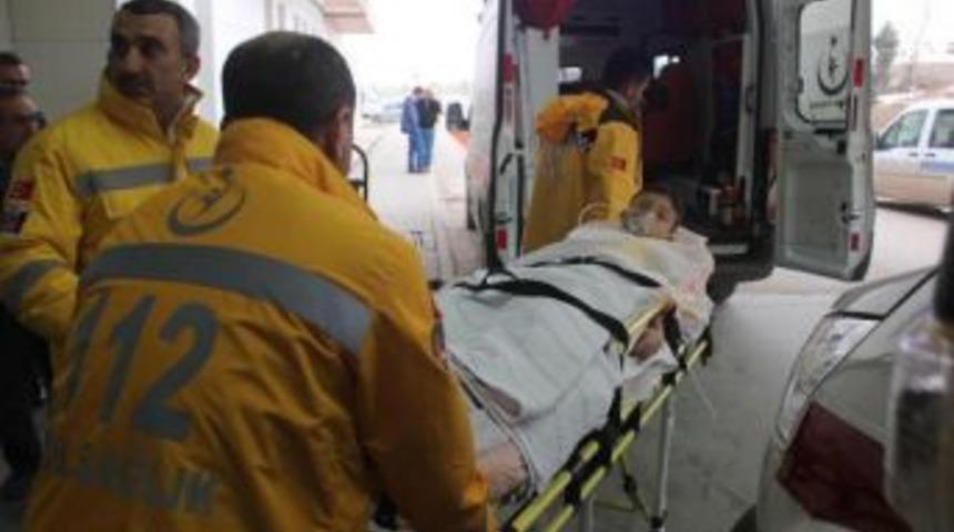 T&uuml;feğin Tetiğine Yanlışlıkla Dokununca Arkadaşını Vurdu