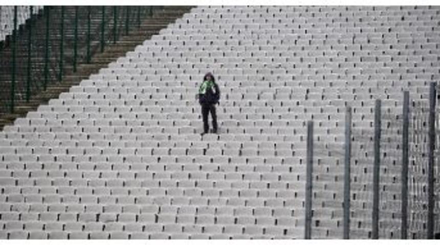 Bursaspor Trib&uuml;n&uuml;nde Sadece 1 Kişi Vardı