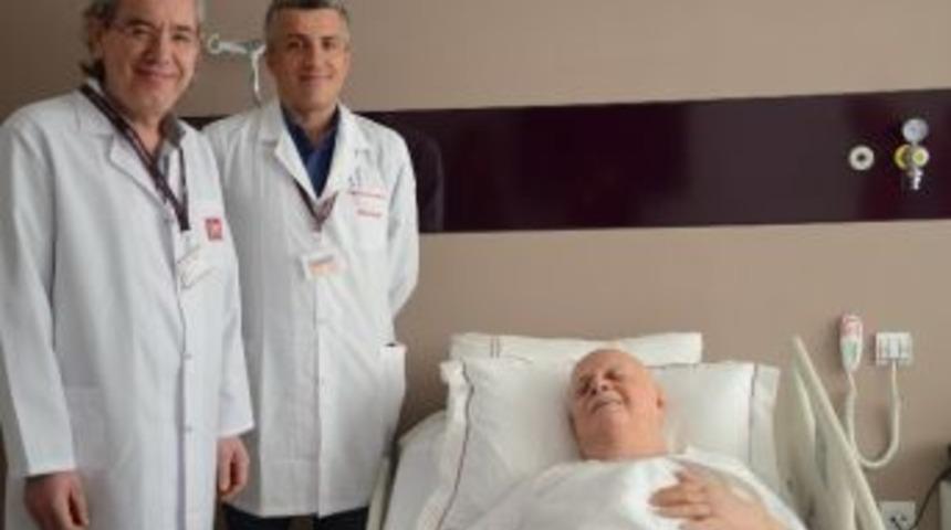 Bacağından 25 Cm Boyunda, 8 Cm Eninde Kitle &Ccedil;ıkartıldı