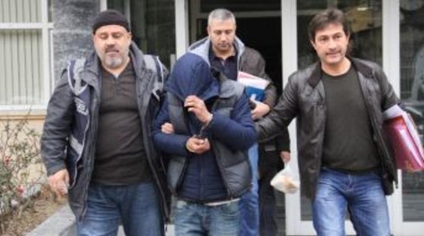 Bayanların Cep Telefonlarını &Ccedil;alan Hırsız Yakalandı