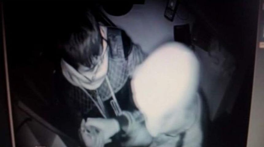 Hırsızı Taktığı G&ouml;zl&uuml;k Yakalattı