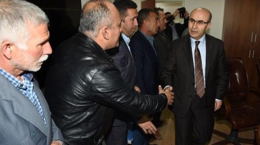 Vali Mahmut Demirtaş, İmamoğlu&rsquo;nda Mahalle Muhtarlarıyla Bir Araya Geldi