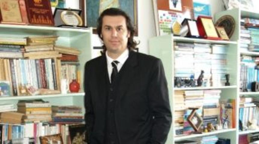 &rsquo;&ouml;yk&uuml;leriyle Kıbrıs T&uuml;rk Halk T&uuml;rk&uuml;leri Ve Havaları&rsquo; Kitaplaştırıldı