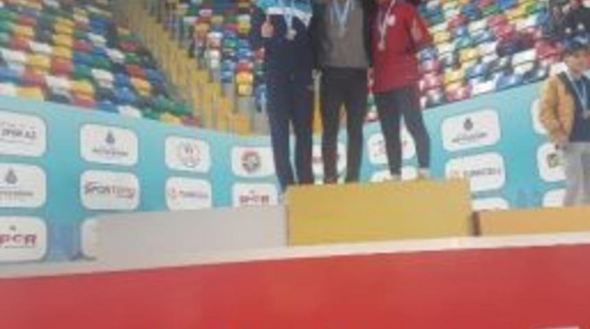 Osmangazili Atletlerden 4 Madalya