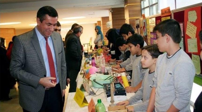 İhl &Ouml;ğrencilerinden Proje Sergisi