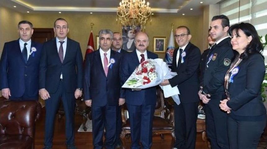 Vali &Ccedil;akacak, D&uuml;nya G&uuml;mr&uuml;k G&uuml;n&uuml;&rsquo;nde G&uuml;mr&uuml;k&ccedil;&uuml;lerle Bir Araya Geldi
