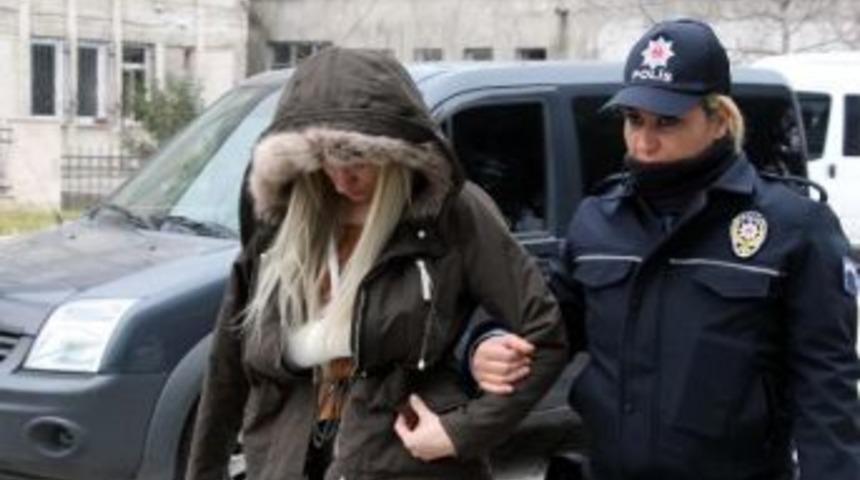 Tartıştığı Eski Erkek Arkadaşını Bı&ccedil;akladı