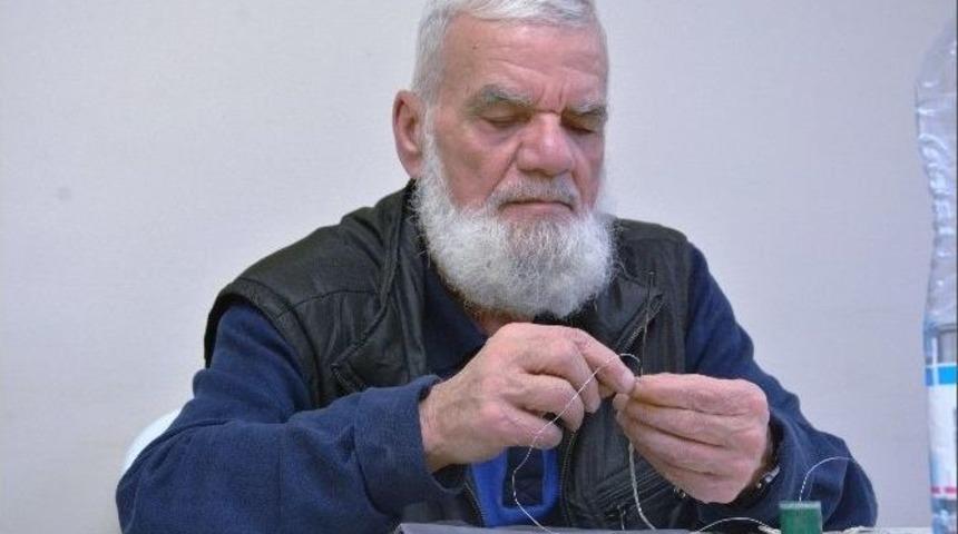 Her Yaştan Vatandaş İzmek&rsquo;te Eğitim G&ouml;r&uuml;yor