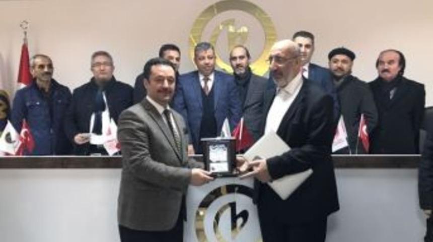 Yeni Akit Gazetesi K&ouml;şe Yazarı Abdurrahman Dilipak: