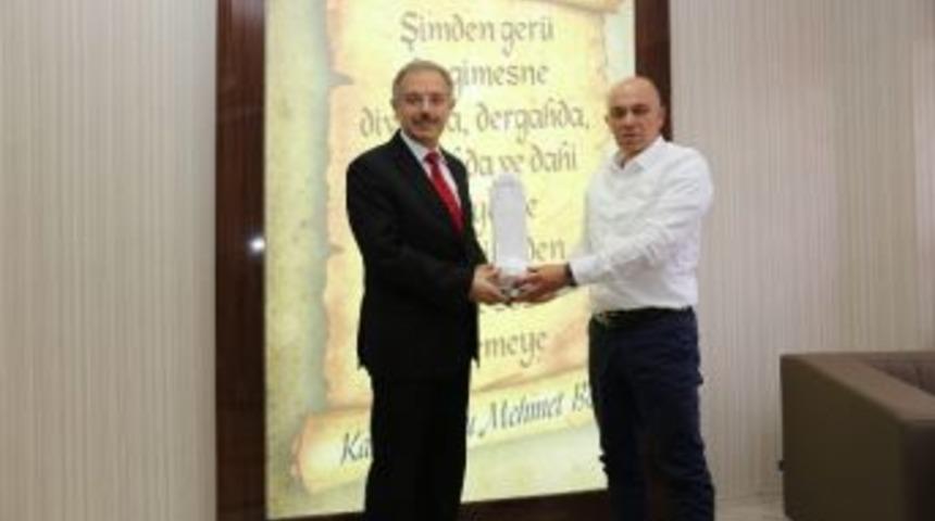 Rekt&ouml;r G&ouml;kmen&rsquo;den Başkan &Ccedil;alışkan&rsquo;a Veda Ziyareti