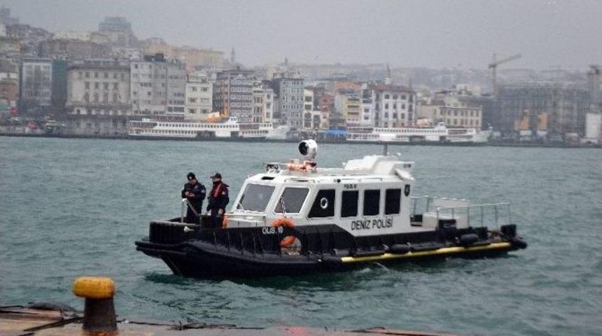 40 G&uuml;nl&uuml;k Bebeğini Denize Attı