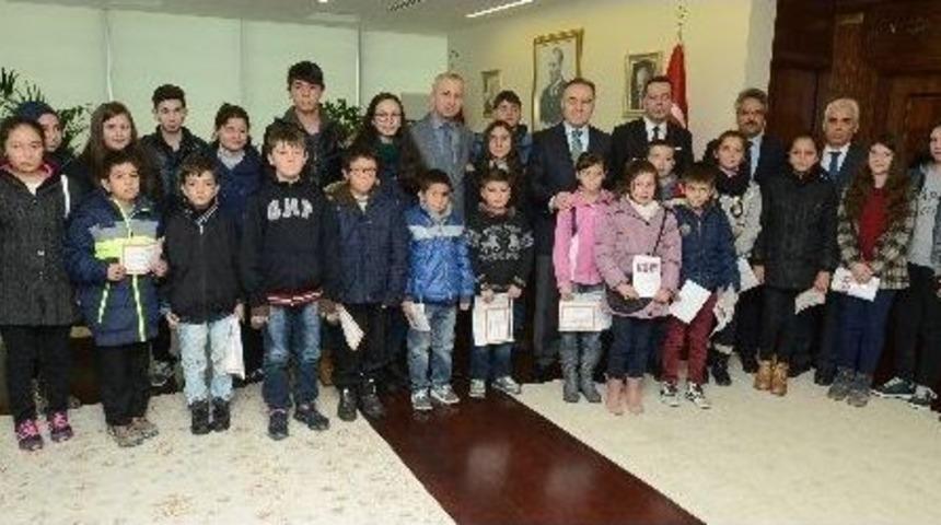 Vali Altınparmak, &Ccedil;ameli&rsquo;nin Başarılı &Ouml;ğrencilerini Ağırladı