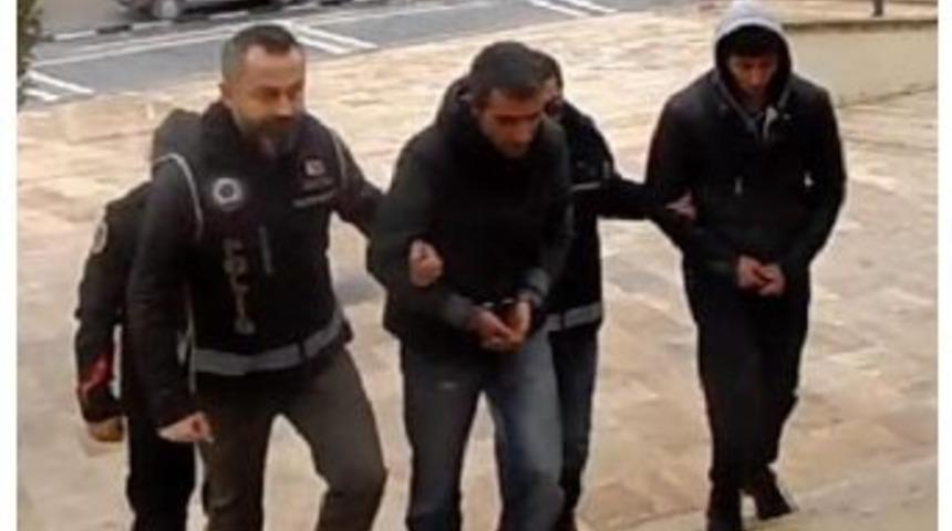 &Ccedil;ocuk Parkında Uyuşturucu Ticaretine 2 G&ouml;zaltı