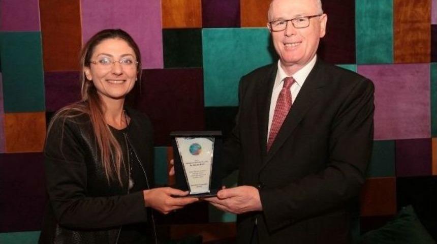 T&uuml;rkiye İşaret Dili Terc&uuml;manları Derneği&rsquo;nden Başkan Kurt&rsquo;a Teşekk&uuml;r