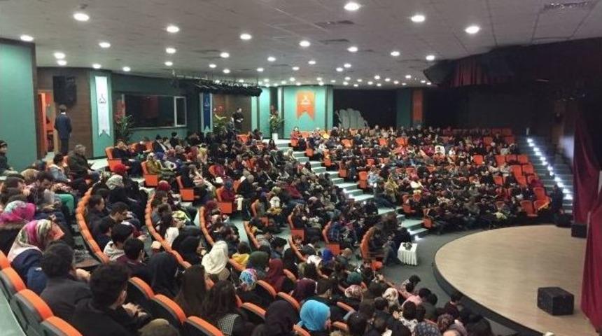 Darıcalılar Tiyatrolara Yoğun İlgi G&ouml;steriyor