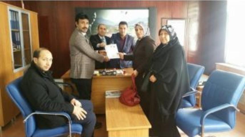 Karake&ccedil;ili Belediyesi&rsquo;nden İki Şehit Ailesine Arsa