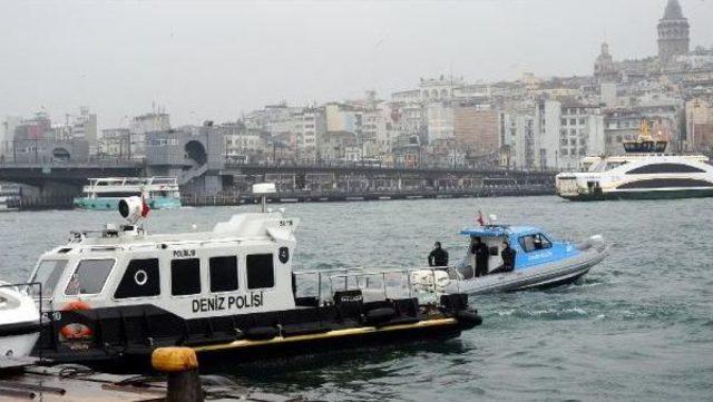 Polis Denizde Bebek Arıyor (1)