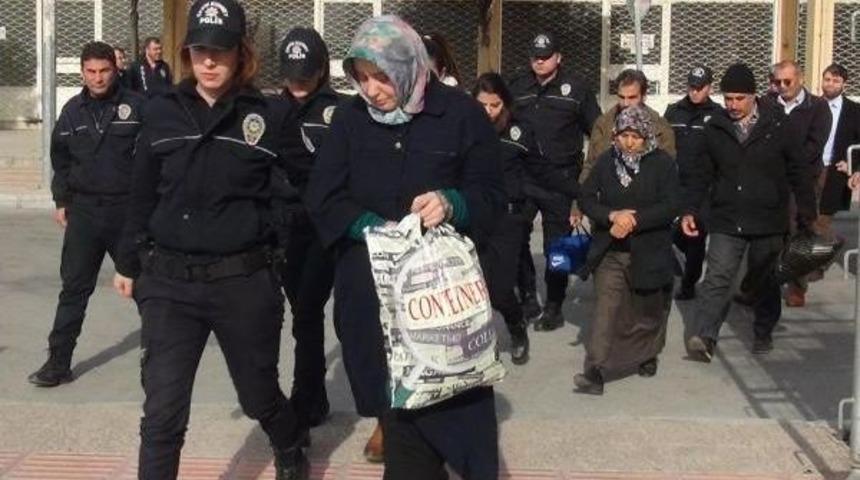 Mersin'de 'bylock' Kullanan 3 Kişi Tutuklandı