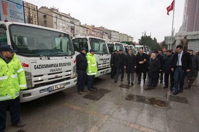 Gaziosmanpaşa’da İlçe Temizliği İçin 15 Yeni Araç