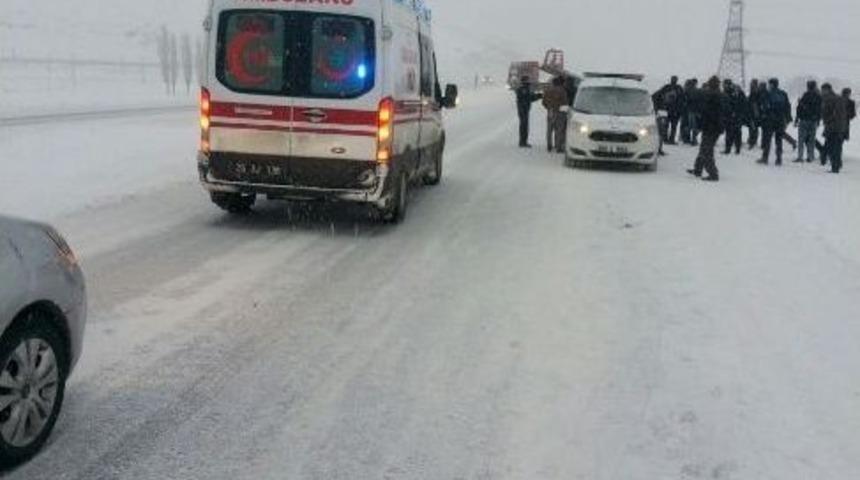 Erzurum&rsquo;da İki Ayrı Trafik Kazasında 2&rsquo;i &Ouml;zel Harekat&ccedil;ı 9 Kişi Yaralandı