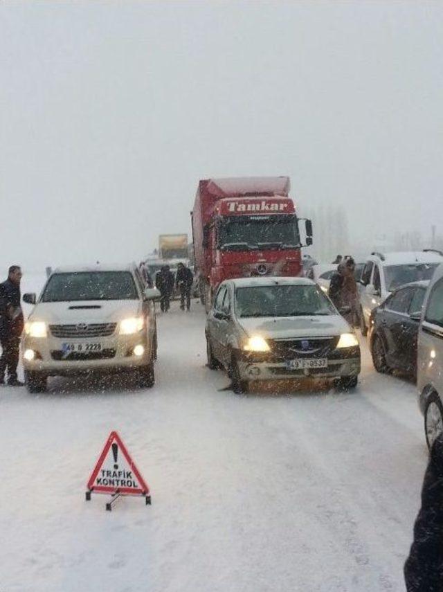 Erzurum’da İki Ayrı Trafik Kazasında 2’i Özel Harekatçı 9 Kişi Yaralandı