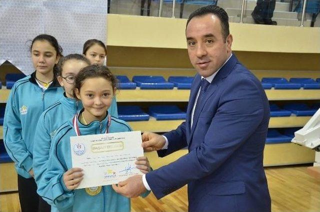 Anadolu Yıldızlar Ligi Badminton Çeyrek Final Müsabakaları Sona Erdi