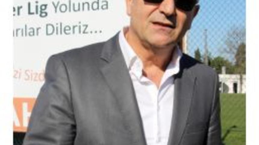 Samsunspor Sportif Direkt&ouml;r&uuml; Zeren: 1 Yada 2 Oyuncu Daha Alabiliriz