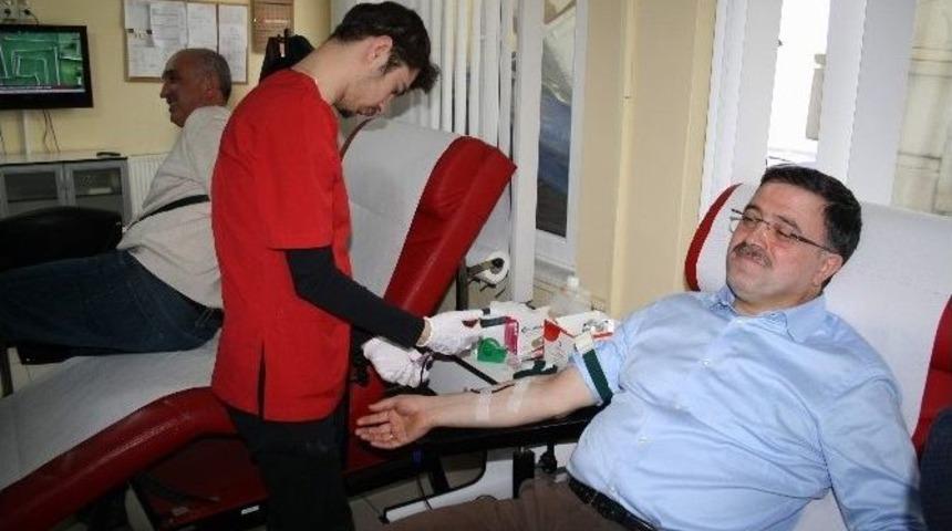 Yozgat Ak Parti Milletvekili Başer, Kan Bağışında Bulundu