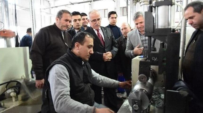 Vali G&uuml;ng&ouml;r Azim Tuna Sanayicilerle Buluştu