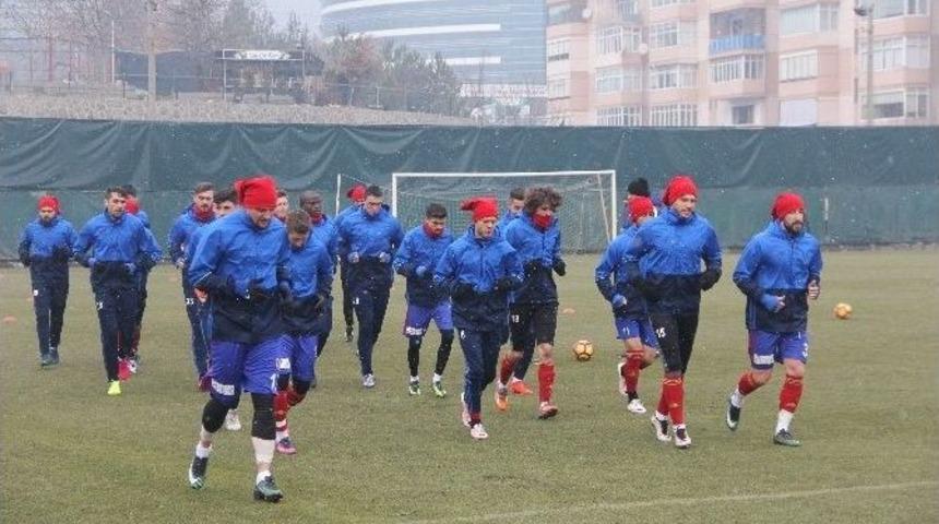 Kardemir Karab&uuml;kspor, Rize Hazırlıklarını S&uuml;rd&uuml;r&uuml;yor