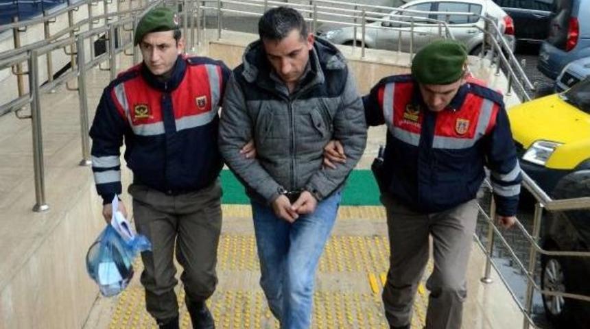 &Ccedil;antasında 95 Dinamit Lokumuyla Yakalanan Yolcu G&ouml;zaltında (2)