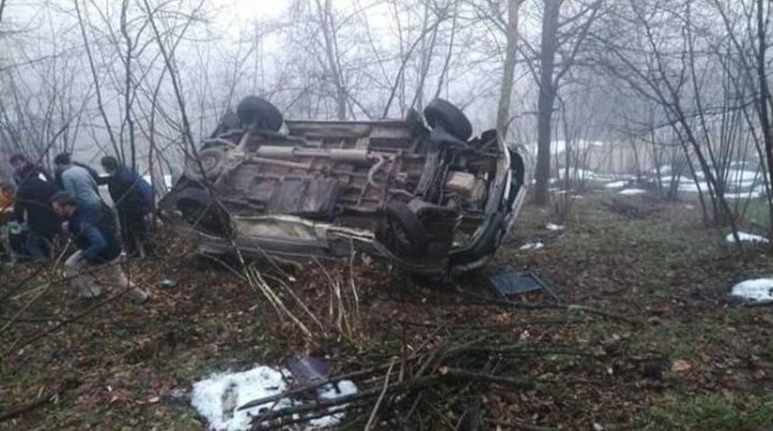 &Ouml;ğretmenleri Taşıyan Servisi Şarampole Yuvarlandı: 11 Yaralı